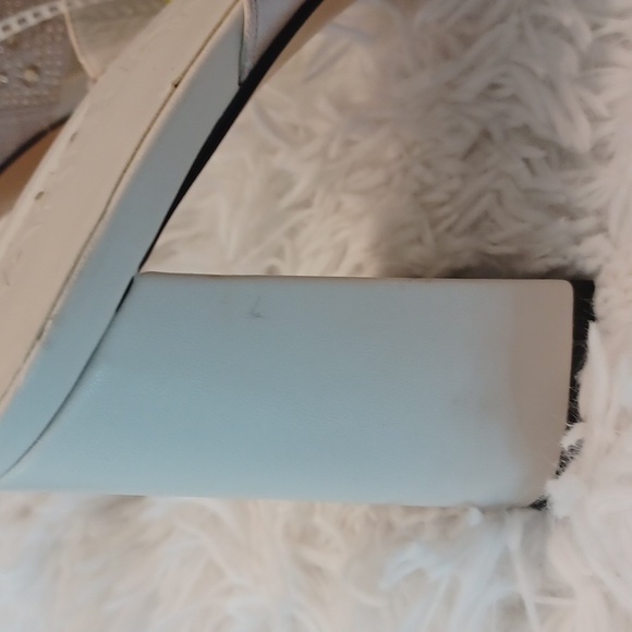 KARL LAGERFELD PARIS Women's Rickie Slip On Rhinest Embellished Dress Sandal 11M - Picture 13 of 16